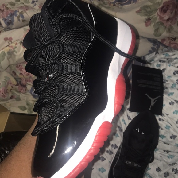 Air Jordan Playoff/Bred 11’s - Picture 3 of 7